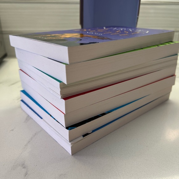 Narnia Book Set - CW Lewis Chronicles of Narnia 7 Book Collection - Picture 4 of 6